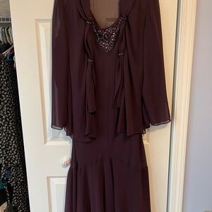 Elegant Burgundy Evening Dress